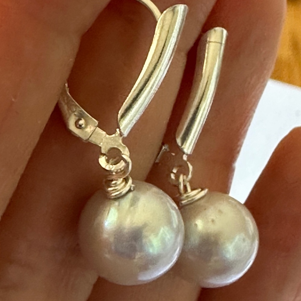 HANDMADE 9.3mm Cultured Gray Pearls - 925 Silver Shield Front Leverback Earrings
